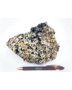 Feldspar + Aegirine xls; Zomba, Malawi; single piece; 1.54 kg