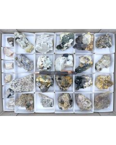 Feldspat xx, Aegirin xx, Rauchquarz xx; Mt. Malosa, Zomba, Malawi; 1 Steige, Unikat (440)