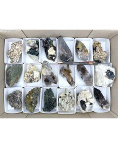 Rauchquarz xx, Aegirin xx, Feldspat xx; Mt. Malosa, Zomba, Malawi; 1 Steige, Unikat (450)