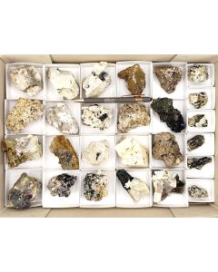 Feldspat xx, Aegirin xx, Zirkon xx; Mt. Malosa, Zomba, Malawi; 1 Steige, Unikat (531)