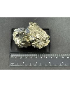 Pyrit, Galenit xx; Huanzala Mine, Huanoni Distrikt, Peru; NS; Einzelstück