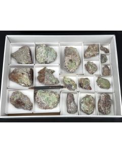 Creaseyit xx, ged. Gold, Mimetesit xx, Wulfenit xx; Tiger, AZ, USA; 1 Steige; Unikat (1)