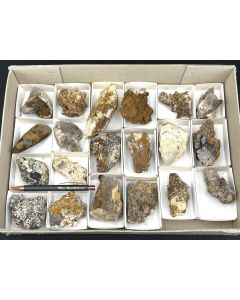 Pseudomorphosen, Aegirin, Quarz, Feldspat xx; Mt. Malosa, Zomba, Malawi; 1 Steige, Unikat (20)