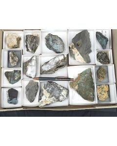 Gemischte Mineralien; Sangerhausen, Mansfeld, Deutschland; 1 Steige; Unikat