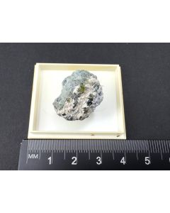 Andradit (Var. Topazolit) xx; Cherbadung, Binntal, Schweiz; MM; Einzelstück