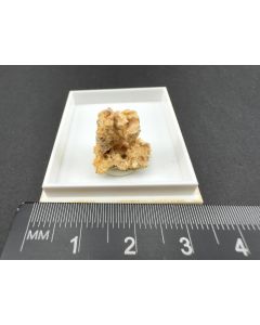 Aluminocopiapit xx; Champion Mine, CA, USA; MM; Einzelstück