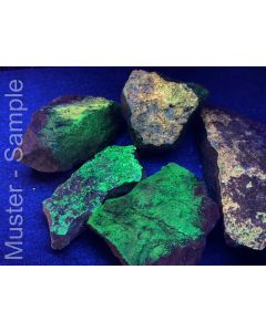 Phurcalit, Zippeit (UV!); Posey Mine; Utah, USA;  1 kg