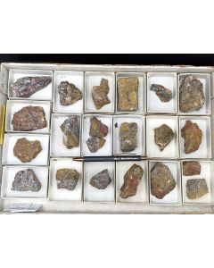 Pecorait, Idrialit und Cinnabar; Culver Baer Mine, Kalifornien, USA; 1 Steige; Unikat