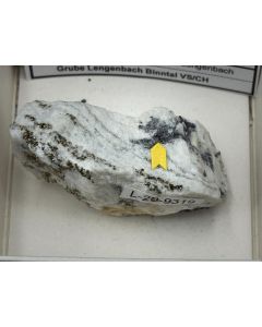 Marrit, Jordanit, Xanthokon xx; Grube Lengenbach, Binntal, Wallis, Schweiz; KS; Einzelstück