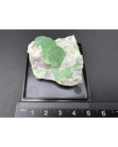 Smithsonit, Cerussit xx; Tsumeb Mine, Otaviberge, Namibia; Ilse Baer Sammlung; KS; Einzelstück