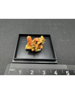 Auripigment xx; Shimen Mine, Changde, Hunan Province, China; MM; Einzelstück