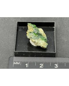 Conichalcite, Malachite xls; Tsumeb Mine, Otavi Mountains, Namibia; TN; unique piece
