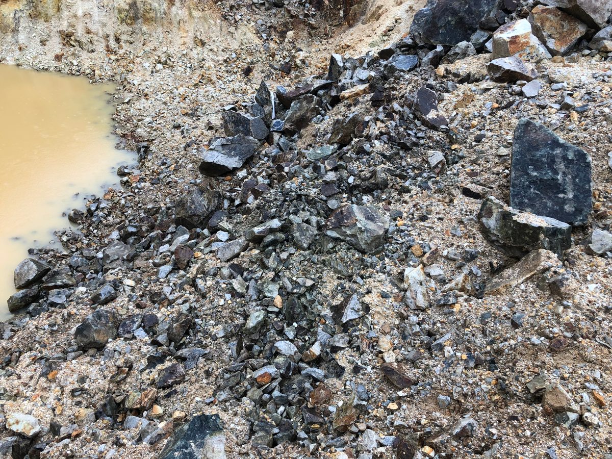 Deutschland: Waidhaus, Bayern: Phosphate aller Art!