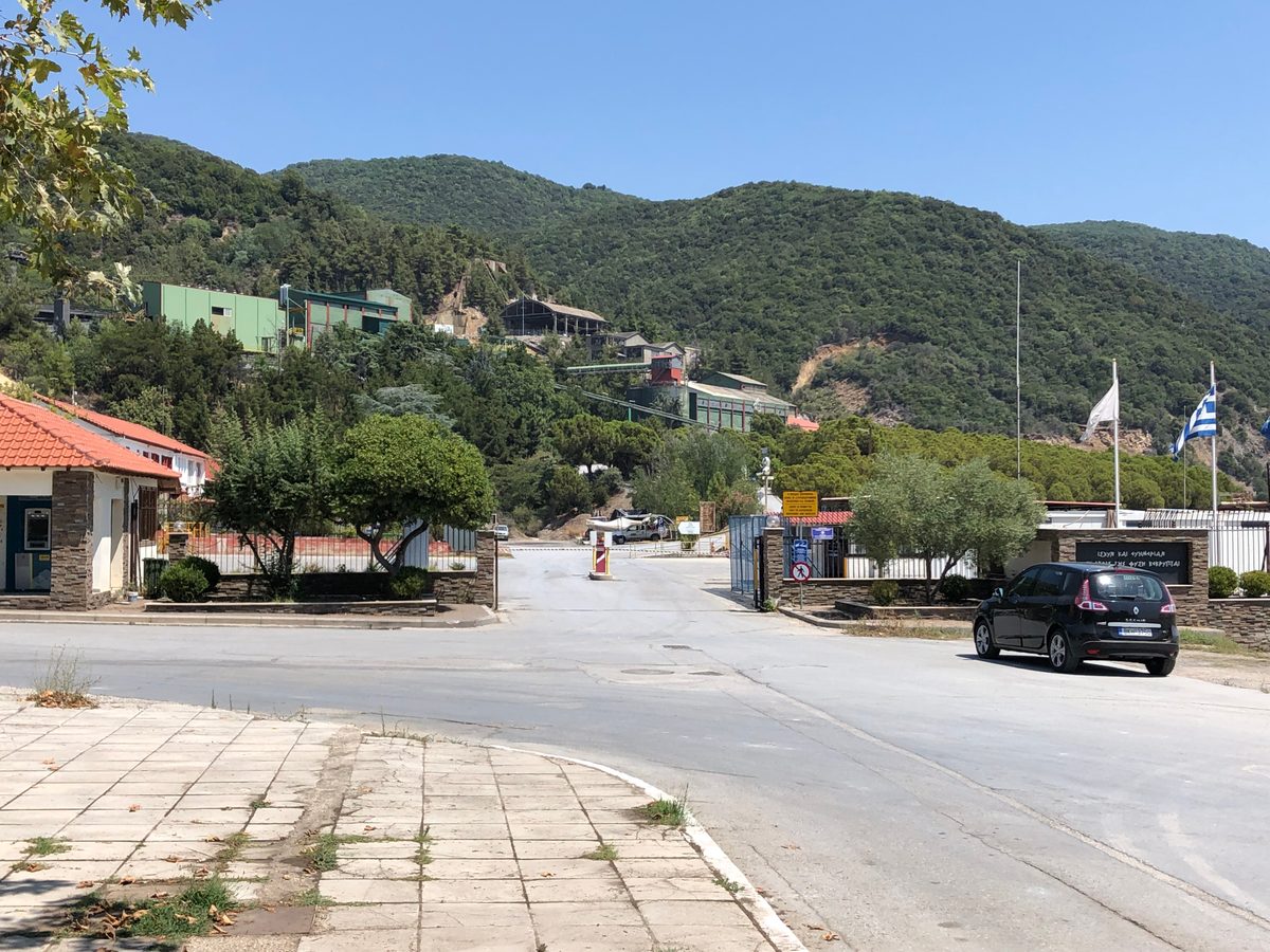 Griechenland: Die Minen von Stratoni, Chalkidike: Erze und sehr gute Rhodochrosite.