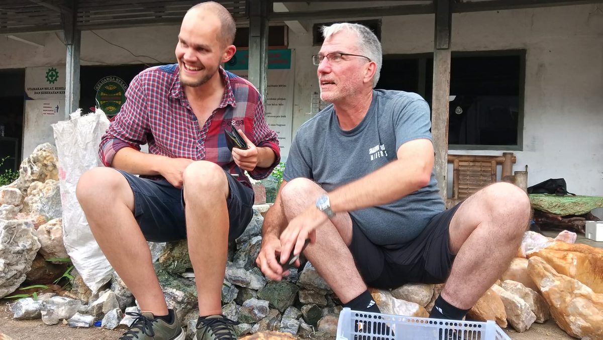 Indonesien: Der zentrale Ort Sukabumi auf Java. Hier sind unser Lager und eine Vielzahl an Händlern. Die Mitarbe