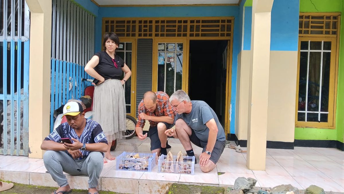 Indonesien: Der zentrale Ort Sukabumi auf Java. Hier sind unser Lager und eine Vielzahl an Händlern. Die Mitarbe