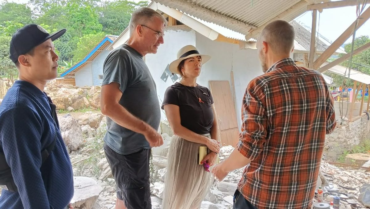 Indonesien: Der zentrale Ort Sukabumi auf Java. Hier sind unser Lager und eine Vielzahl an Händlern. Die Mitarbe