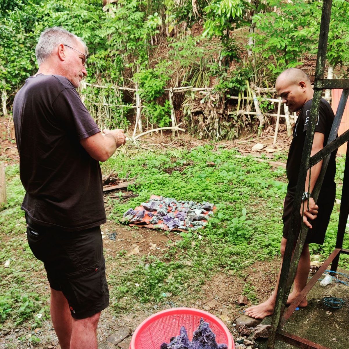 Indonesien: Abenteuer Traubenachat