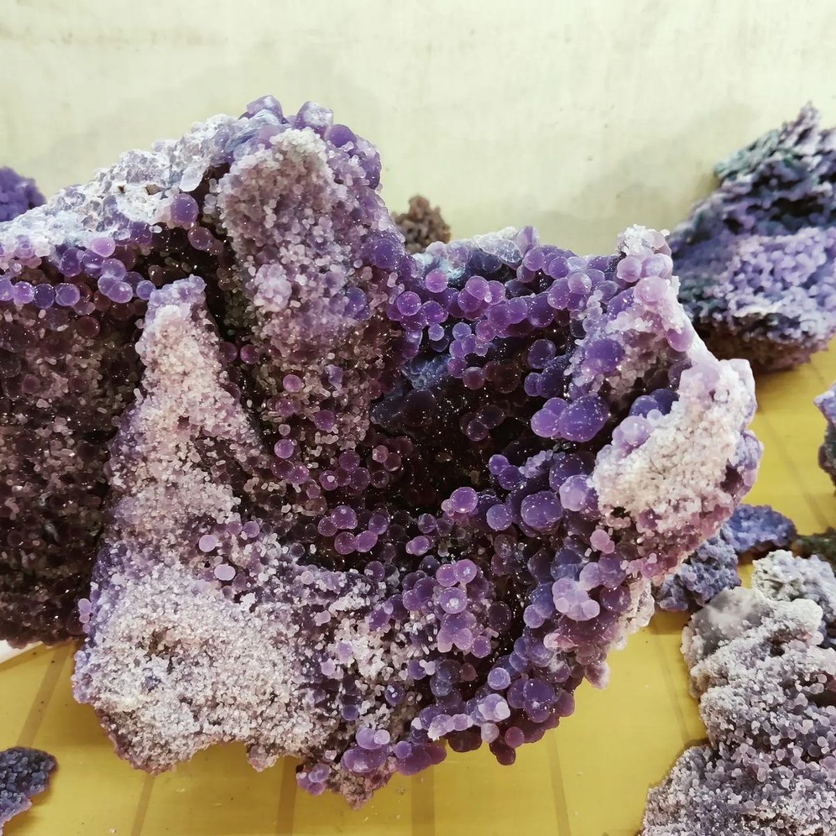 Indonesien: Mamudju, Sulawesi: Die Fundstelle des Traubenachates (grape agate).