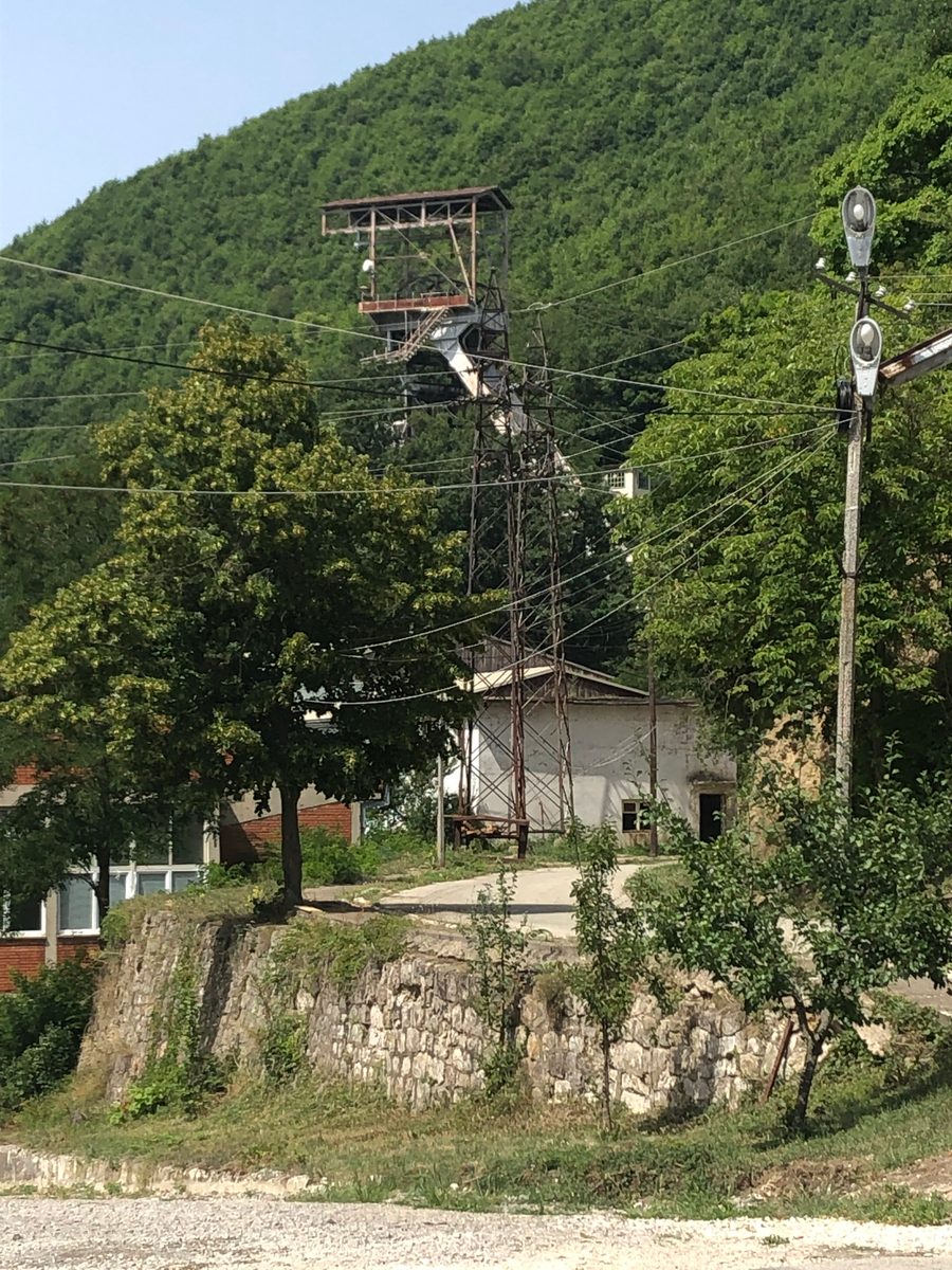 Kosovo: Die berühmte Grube von Trepca. Hier konnten wir auch ausgiebig Untertage sammeln sowie von Bergleute