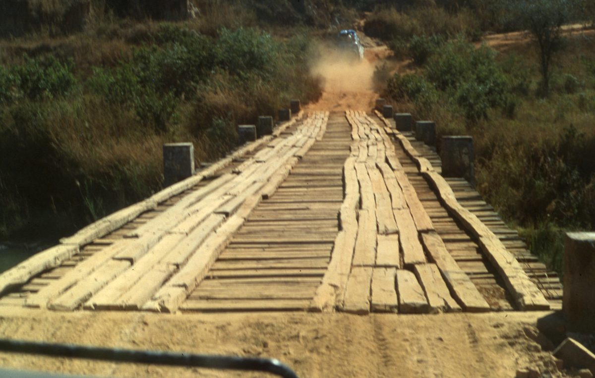 Madagaskar: Fahrt zu weiteren Quarz Minen in der Gegend von Ambotofinandrana, auch nicht so weit von Antsirabe.