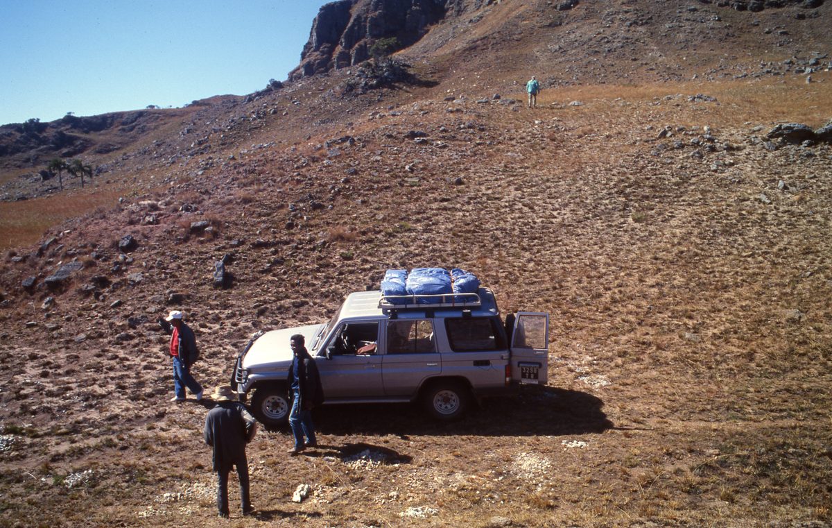 Madagaskar: Fahrt zu weiteren Quarz Minen in der Gegend von Ambotofinandrana, auch nicht so weit von Antsirabe.