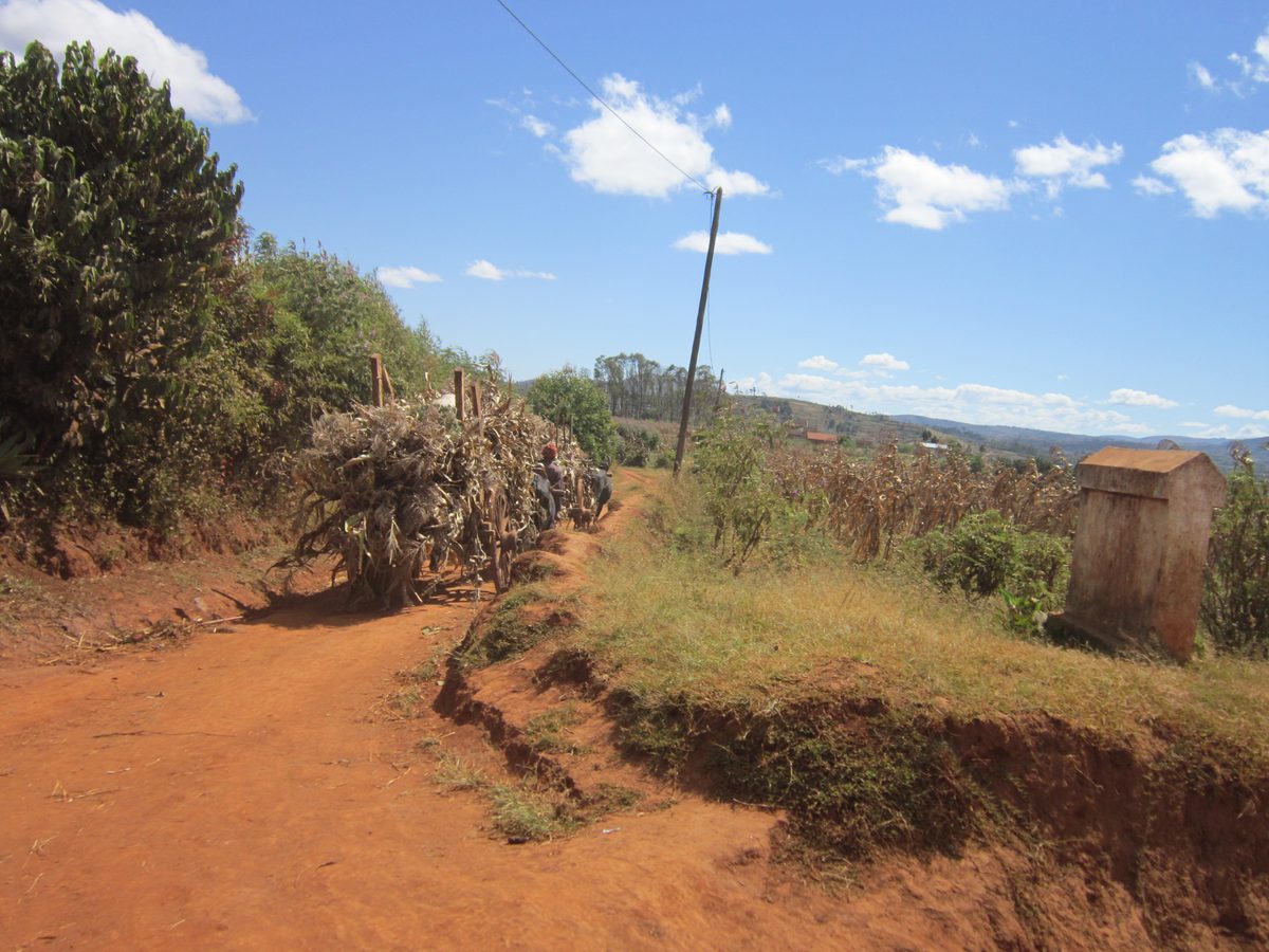 Madagaskar: Die Gegend von Betafo, Heimat der berühmten Betafite sowie sehr guter Quarze.