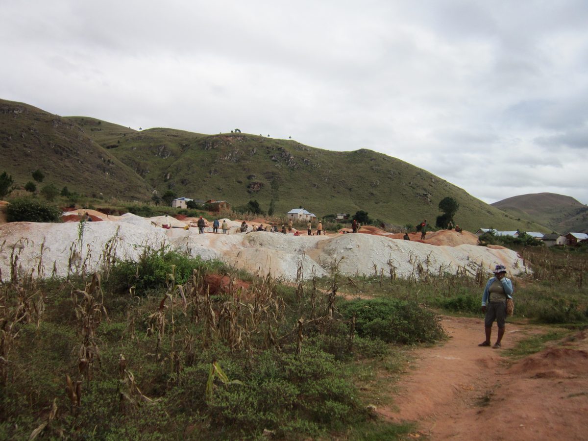 Madagaskar: Turmalinmine im Manandano Valley