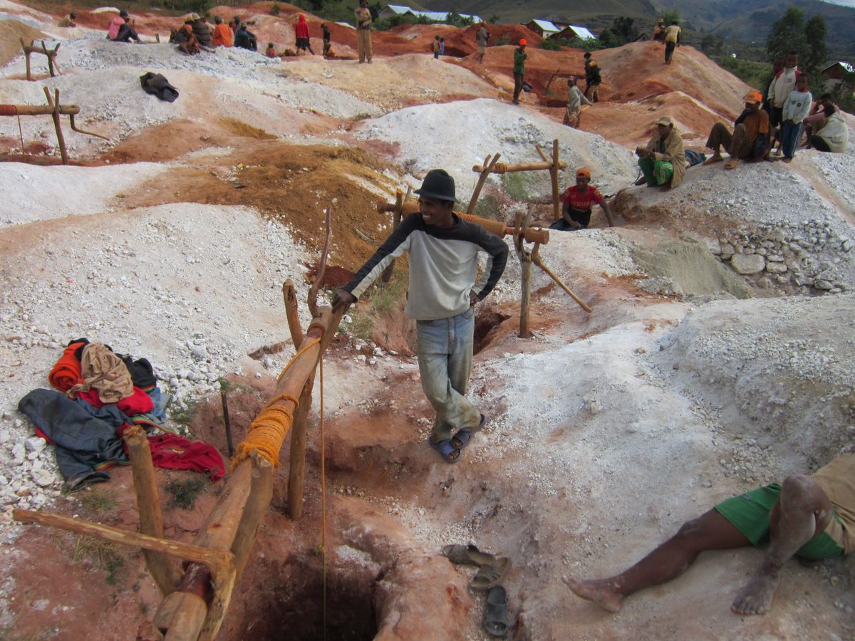 Madagaskar: Turmalinmine im Manandano Valley