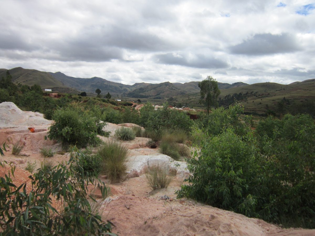 Madagaskar: Turmalinmine im Manandano Valley