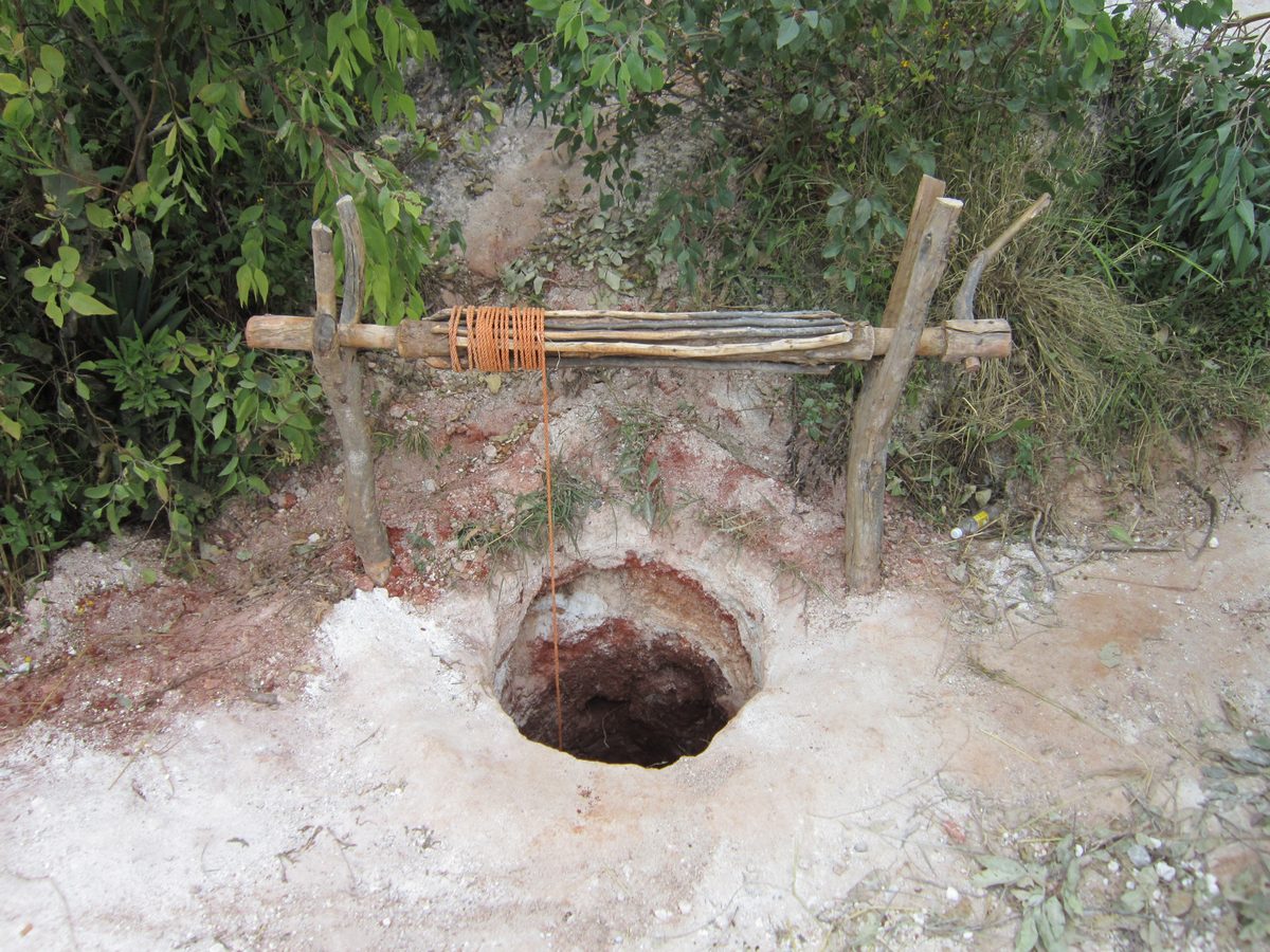Madagaskar: Turmalinmine im Manandano Valley