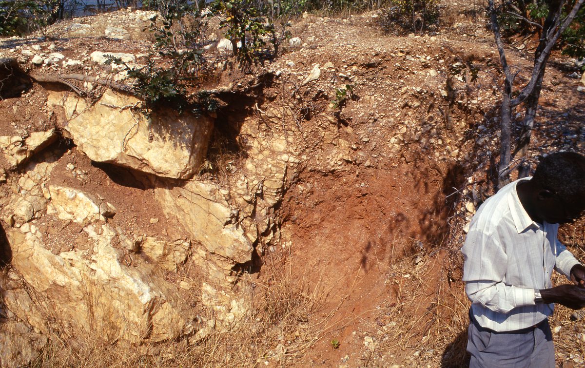 Malawi: Mzimba Pegmatite