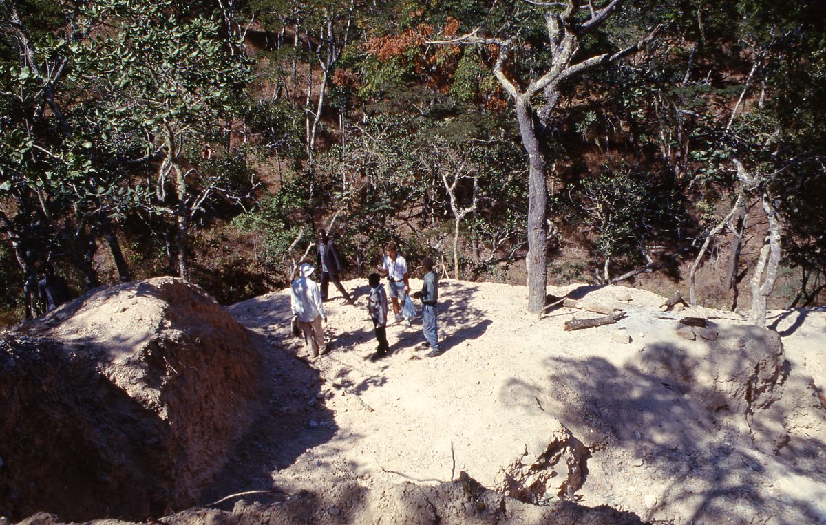 Malawi: Mzimba Pegmatite