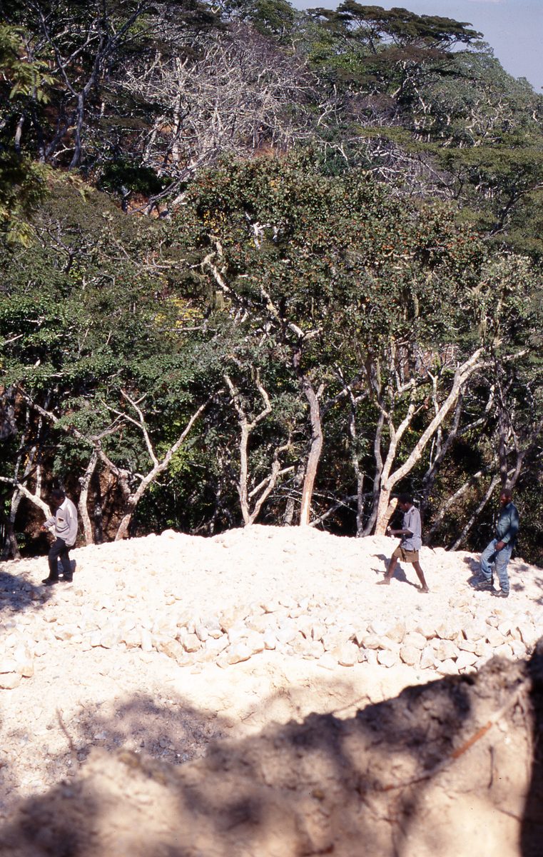 Malawi: Mzimba Pegmatite