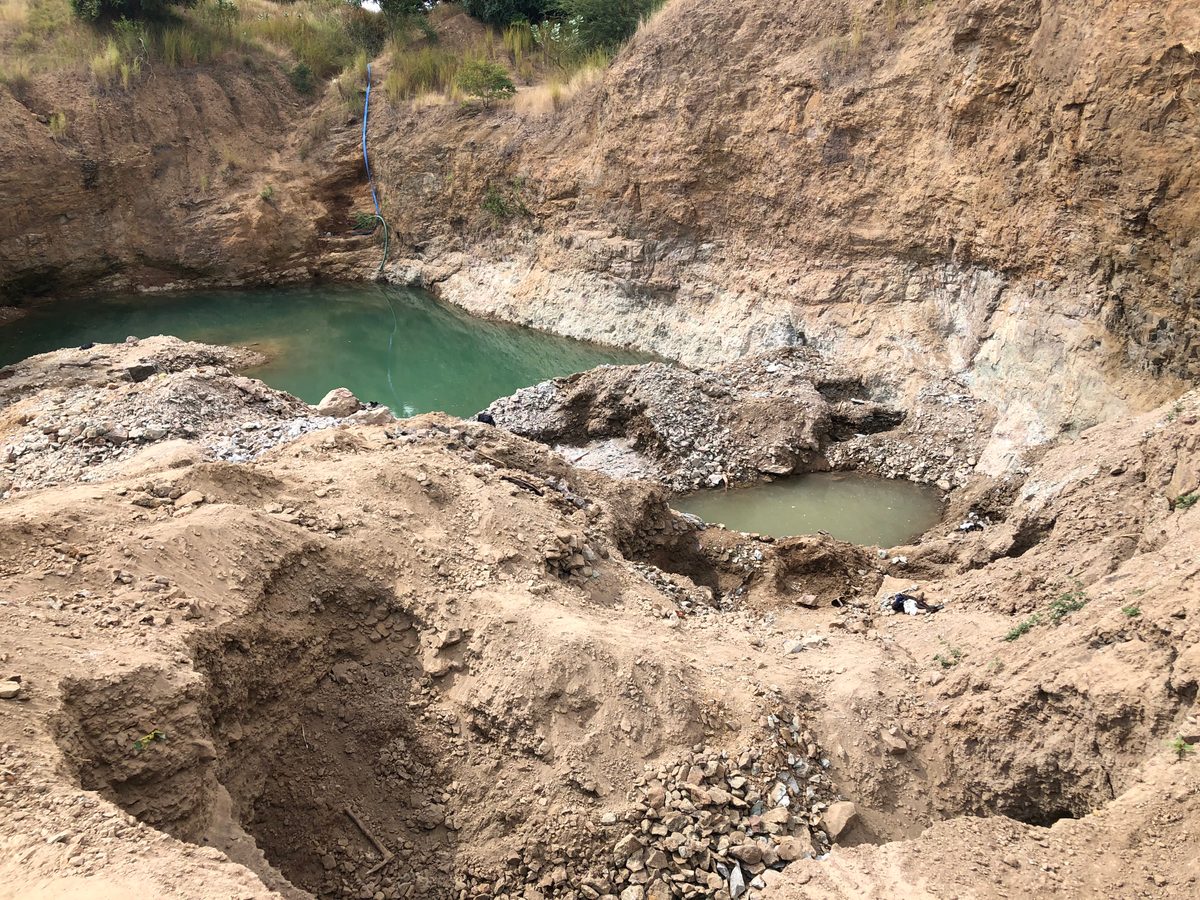 Malawi: Jomba, blauer Lagenachat (blue lace agate) im Süden