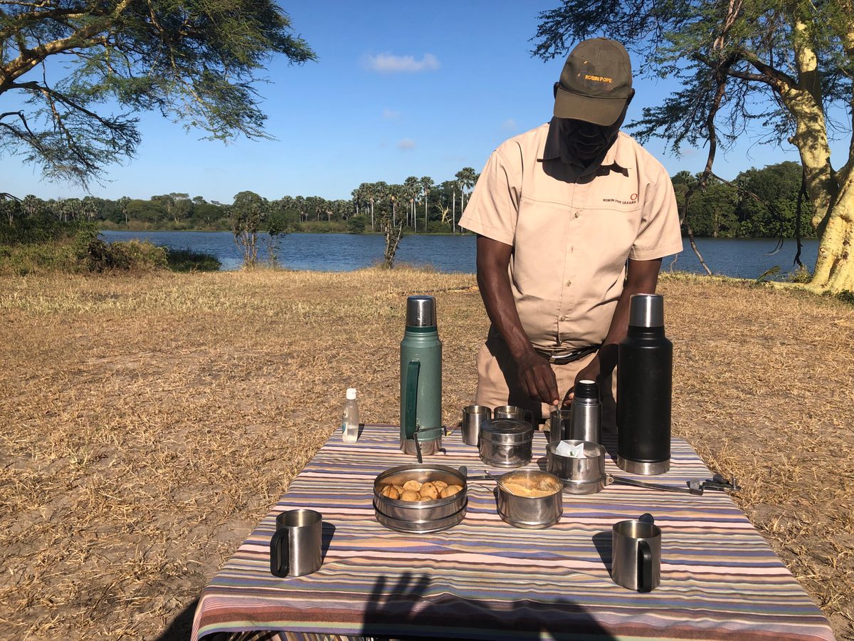 Malawi: Tundulu Hill mit tollen UV-Mineralien im Karbonatit, mittig im Liwonde Nationalpark gelegen. Das Sam
