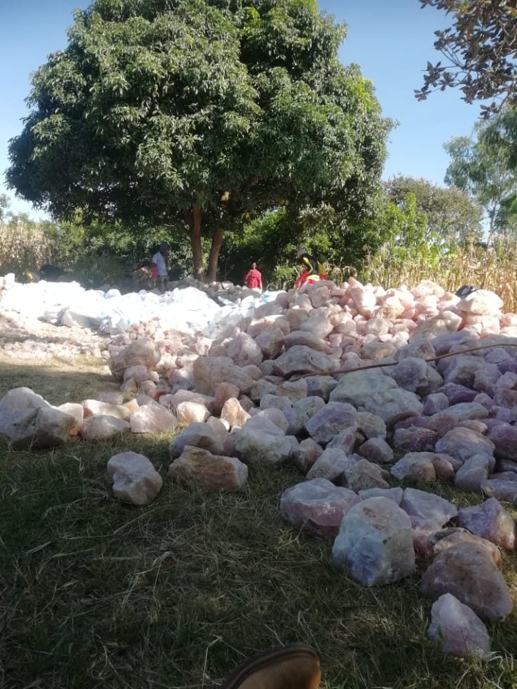 Malawi: Rosenquarz in Mzimba