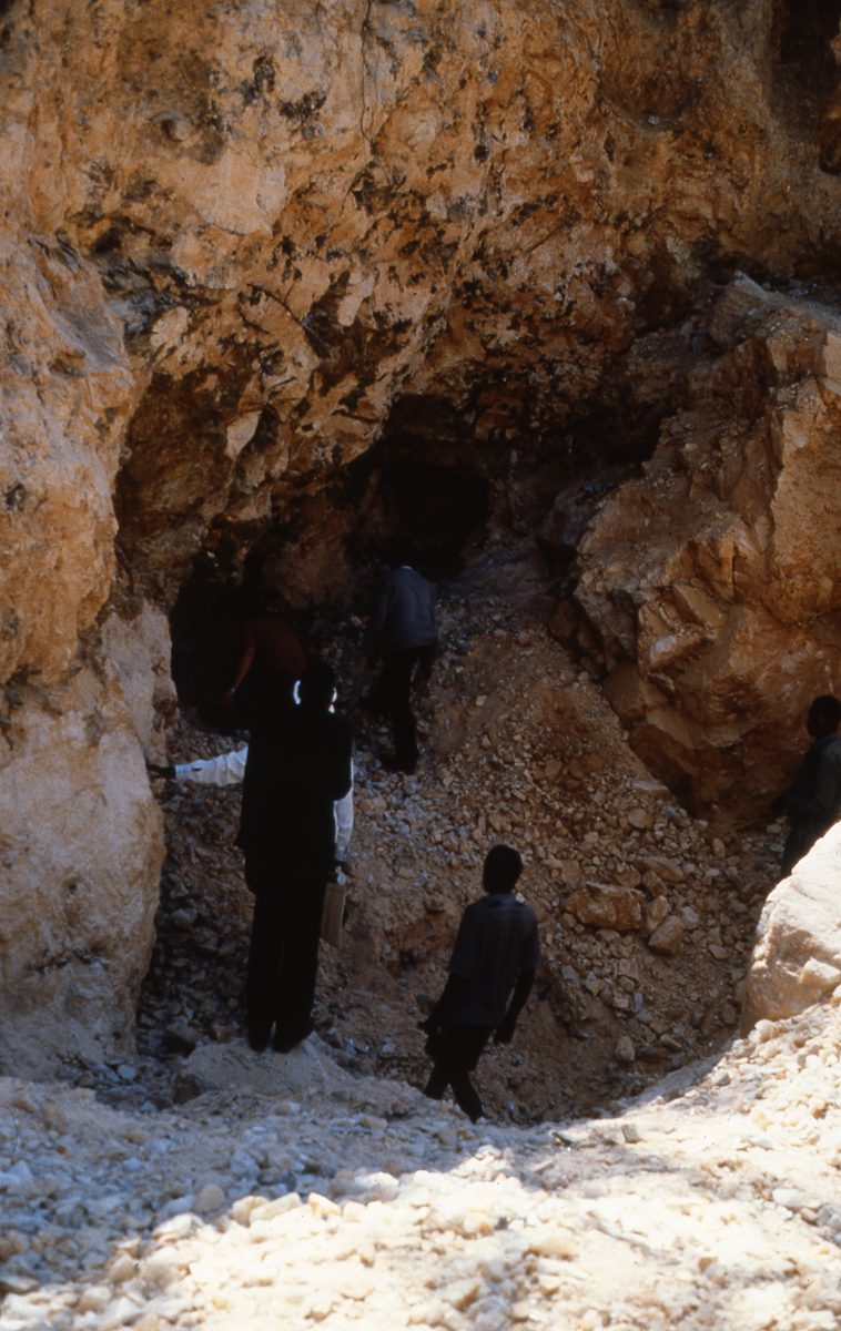 Malawi: Mzimba Pegmatite
