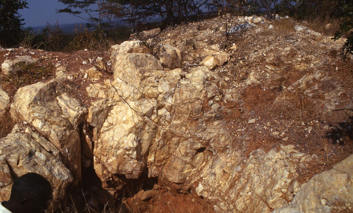 Malawi: Mzimba Pegmatite