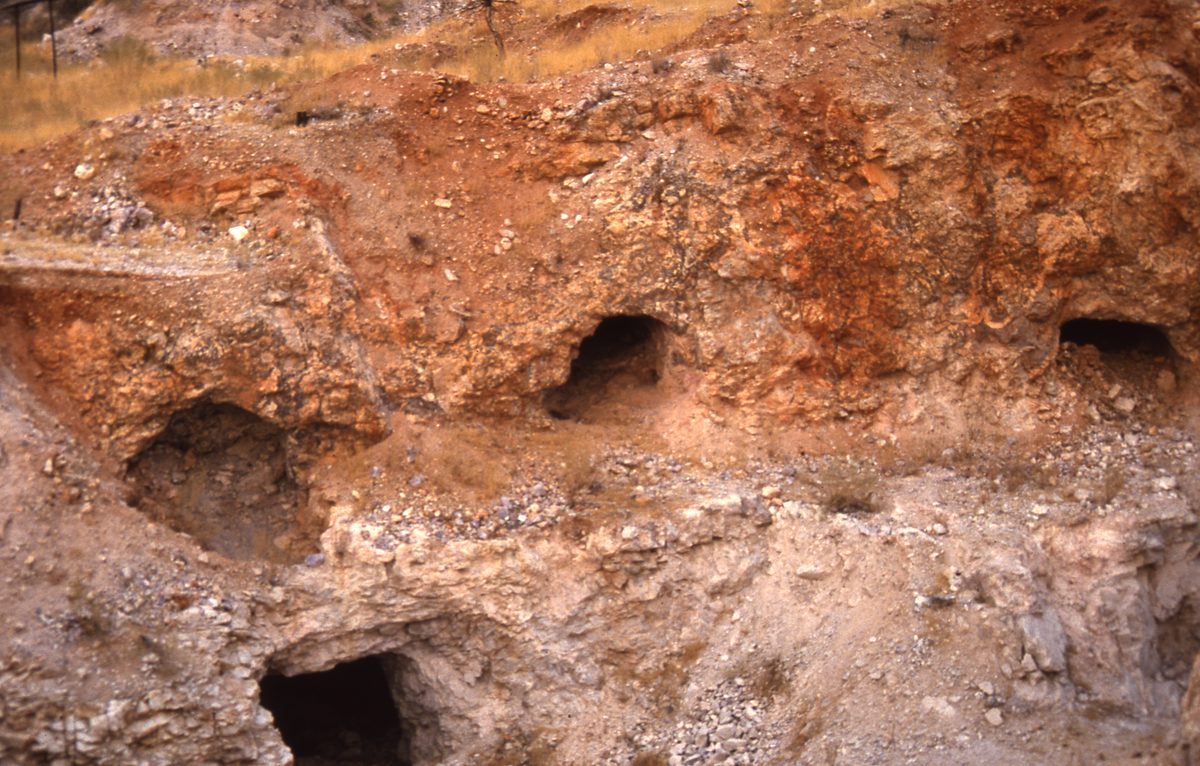 Malawi: Mzimba Pegmatite