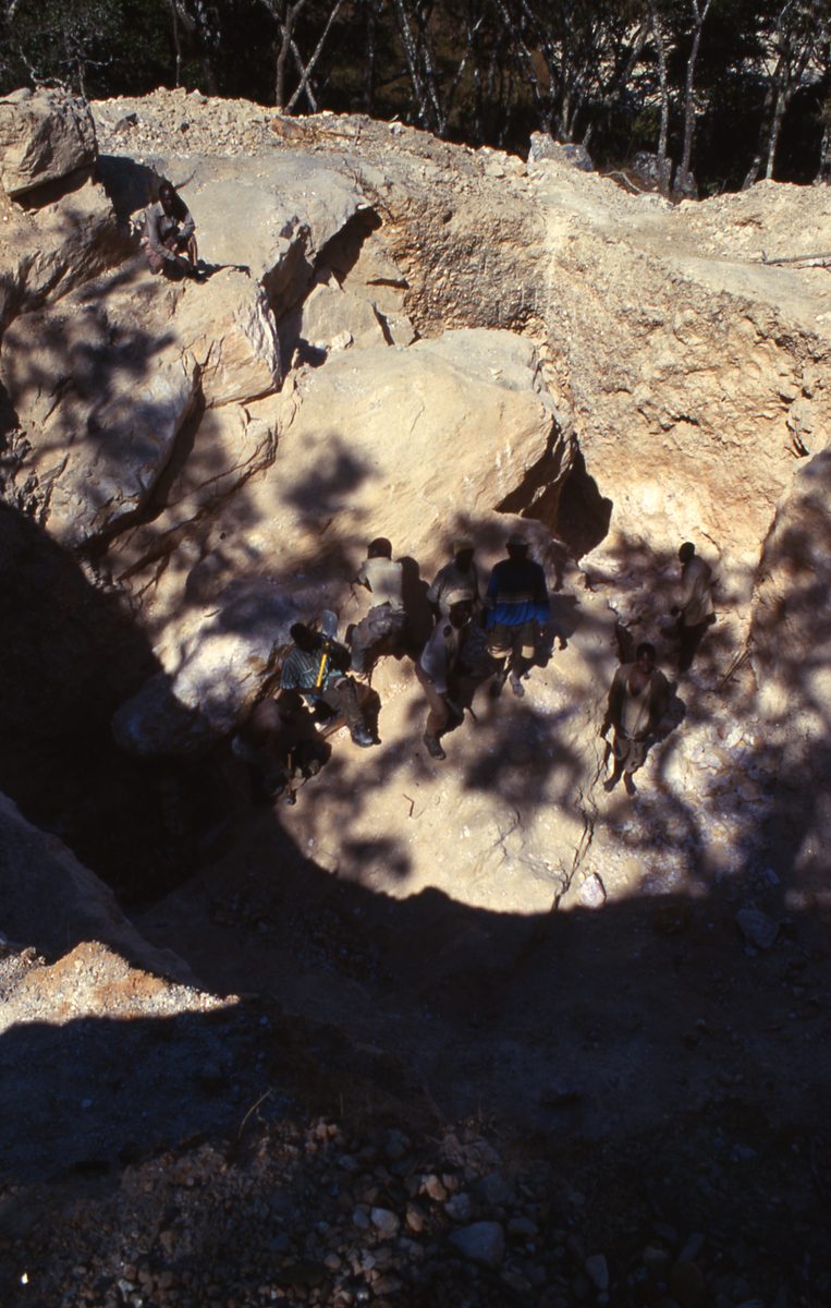 Malawi: Mzimba Pegmatite