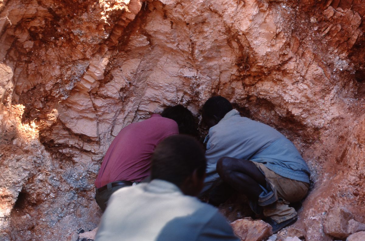 Malawi: Mzimba Pegmatite
