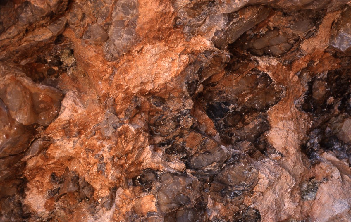 Malawi: Mzimba Pegmatite