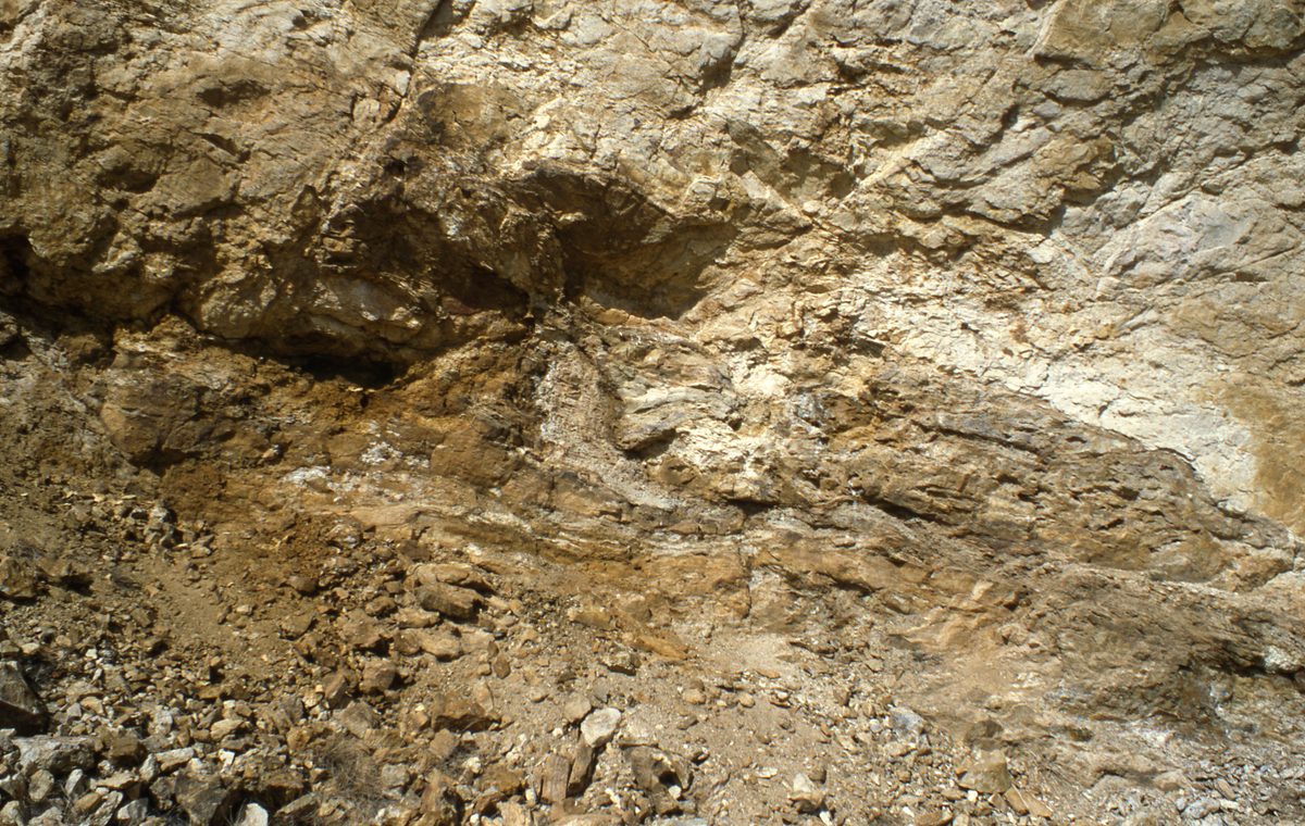 Malawi: Mzimba Pegmatite