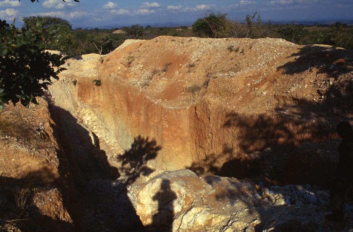 Malawi: Mzimba Pegmatite