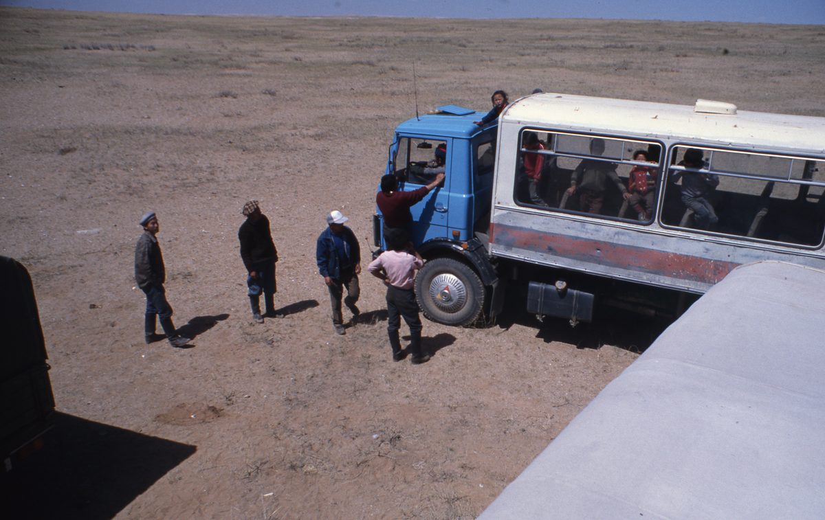 Mongolei: Khar Airak. Wir werden von der russisch-mongolischen Betreiberfirma sehr herzlich aufgenommen…dürfen