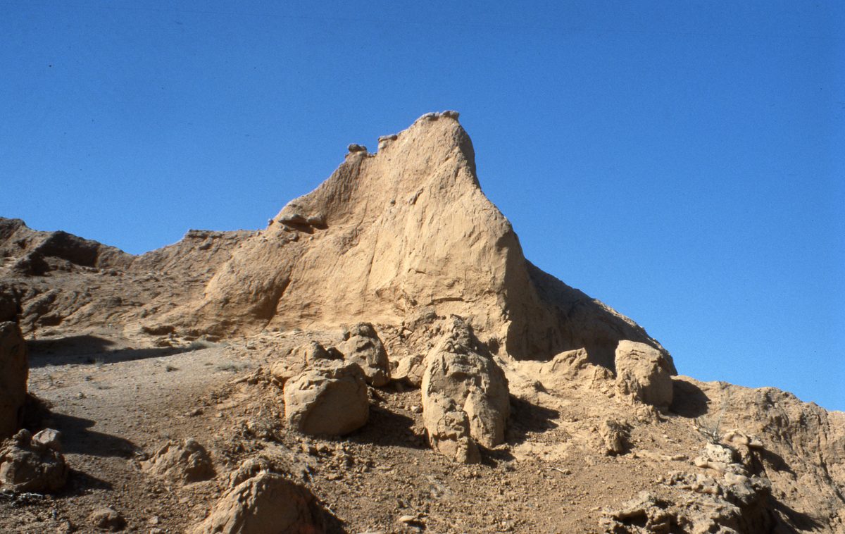 Mongolei: Bain-Dzhagh, die Flammenden Klippen, eine gigantische Fundstelle von Dinosaurier Knochen mitten in d