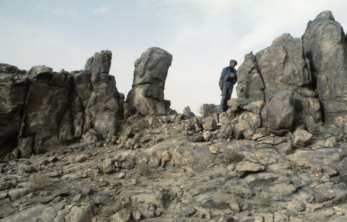 Mongolei: Das nächste Ziel tief in der Gobi ist Han-Bogdo mit seinen gigantischen Elpidit Kristallen und der T