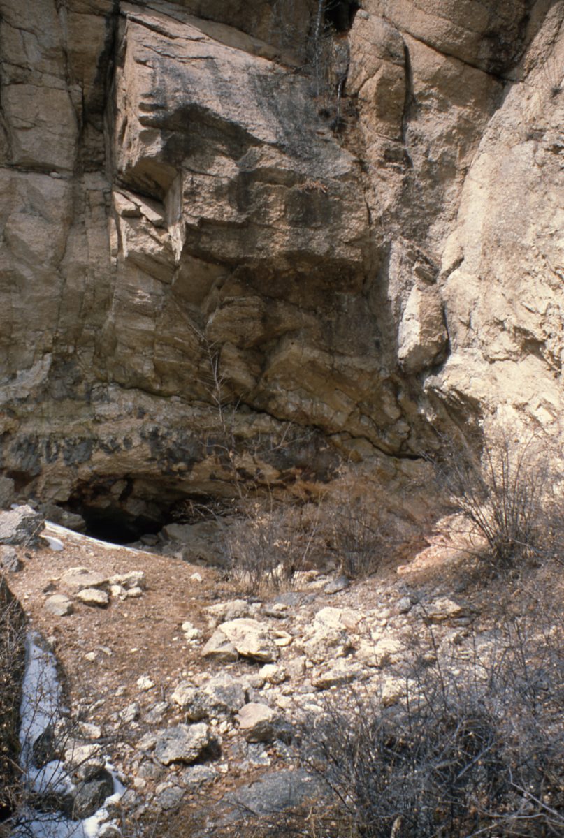 Mongolei: Östlich von Ulan-Bator haben die Russen mal optischen Quarz abgebaut und es sind Funde von sehr gute