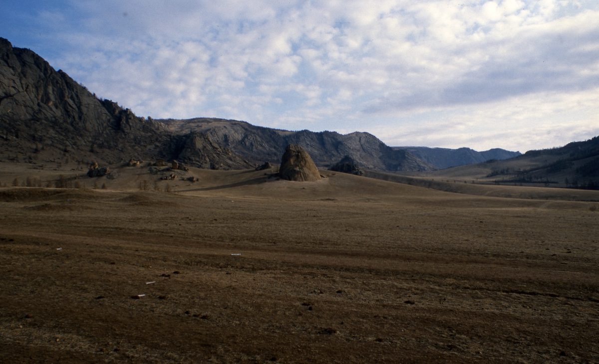 Mongolei: Östlich von Ulan-Bator haben die Russen mal optischen Quarz abgebaut und es sind Funde von sehr gute